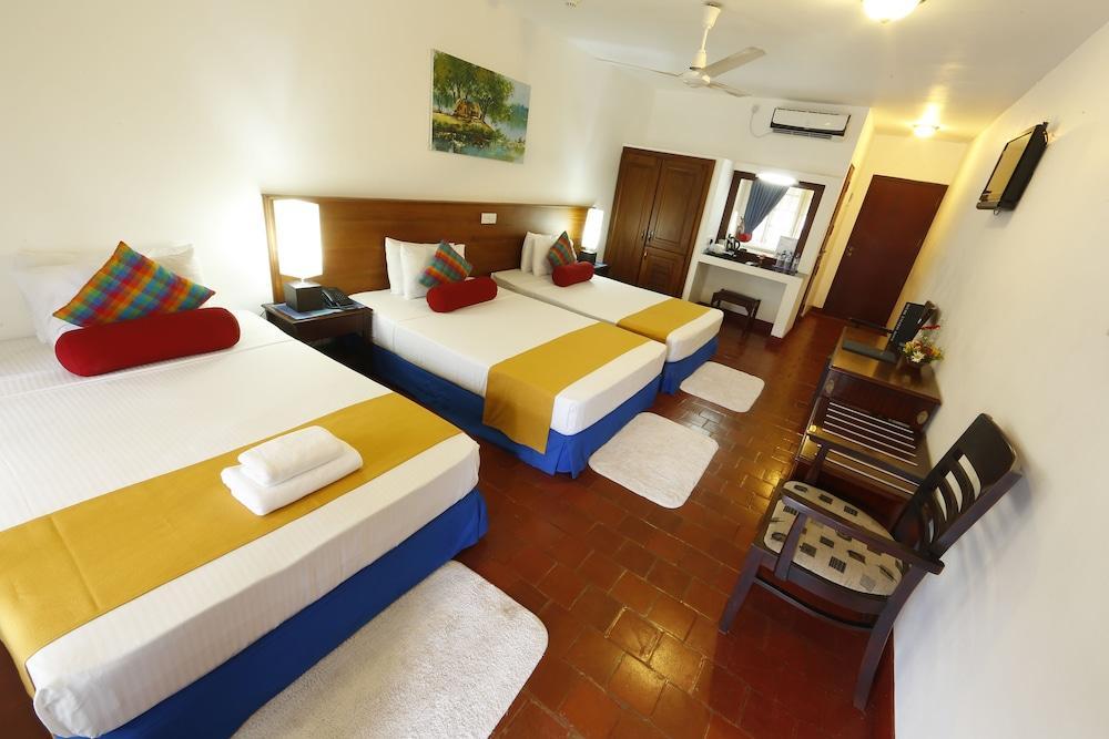 Catamaran Beach Hotel Negombo Zewnętrze zdjęcie