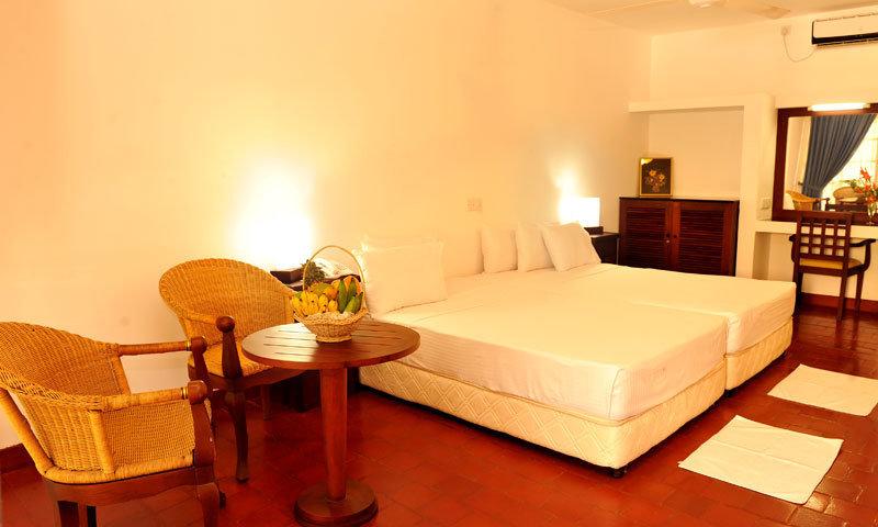 Catamaran Beach Hotel Negombo Zewnętrze zdjęcie