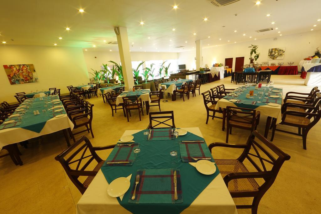 Catamaran Beach Hotel Negombo Zewnętrze zdjęcie