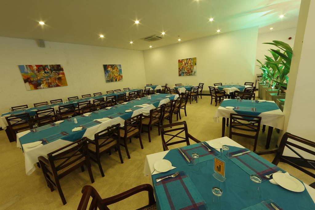 Catamaran Beach Hotel Negombo Zewnętrze zdjęcie