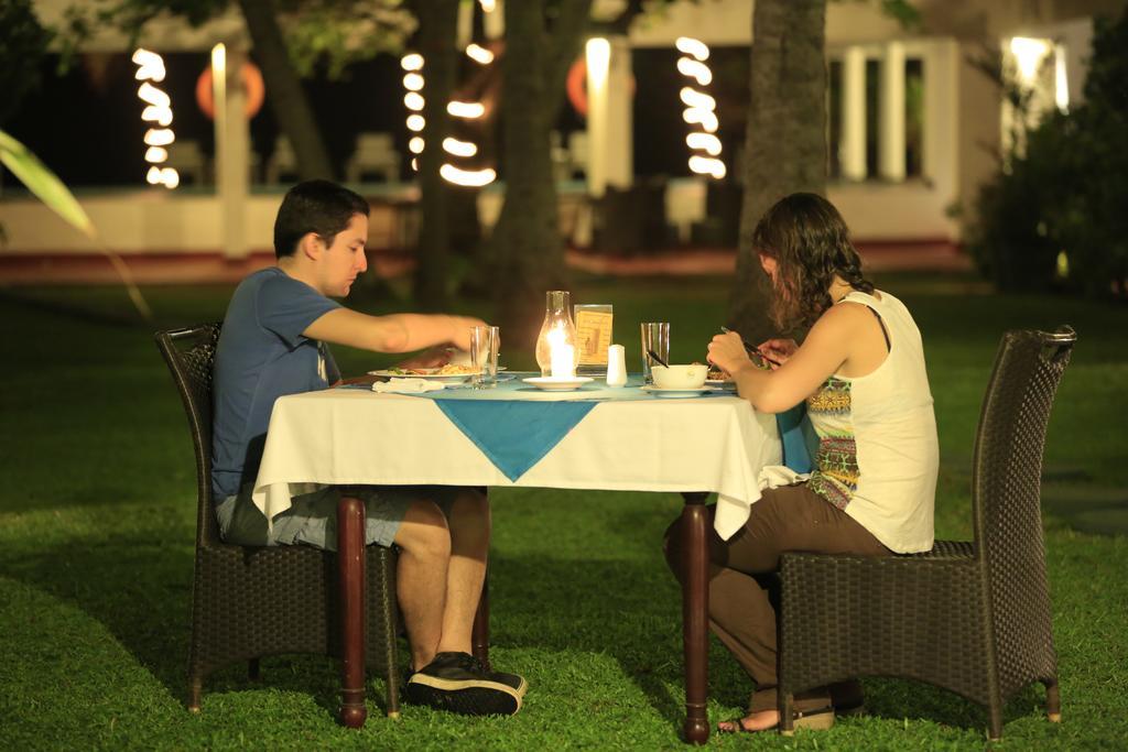 Catamaran Beach Hotel Negombo Zewnętrze zdjęcie